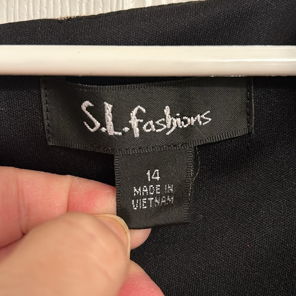 S.L. Fashions Black Cap Sleeve Knit Dress Cream Floral Pattern Size 14 EUC - Picture 5 of 8